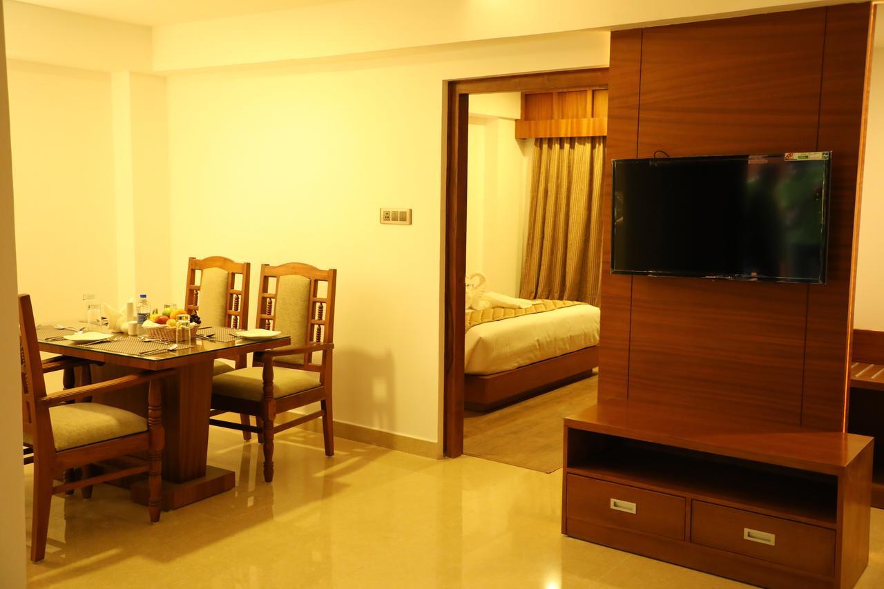 Hotel Karthika Park Kazhakuttam المظهر الخارجي الصورة